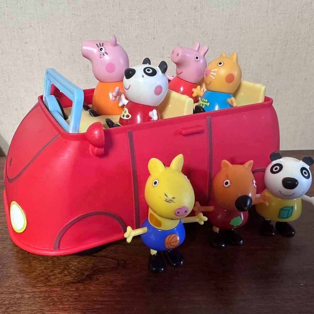Peppa Pig Red Car with Figures